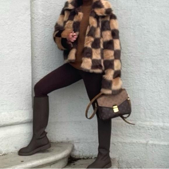 12th tribe faux fur coat - small - Picture 10 of 10